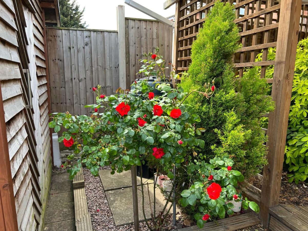 Simply Stunning 2 Bedroom Home With Parking Space Nottingham Esterno foto
